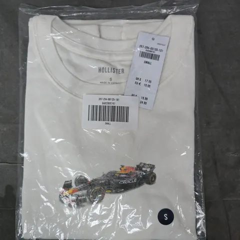 HOLLISTER RED BULL FORMULA ONE MAX VERSTAPPEN T-SHIRT IN CREAM SIZE SMALL