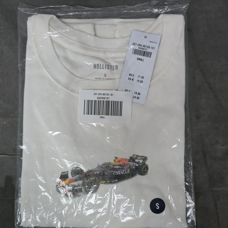 HOLLISTER RED BULL FORMULA ONE MAX VERSTAPPEN T-SHIRT IN CREAM SIZE SMALL