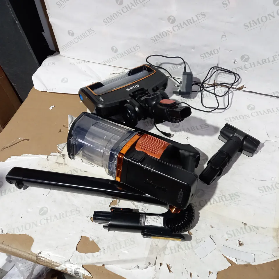 BOXED SHARK CORDLESS STICK VACUUM