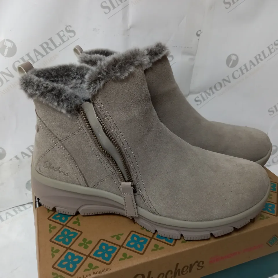 BOXED PAIR OF SKECHERS EASY GOING HIGH ZIP BOOT, MUSHROOM, UK 5.5