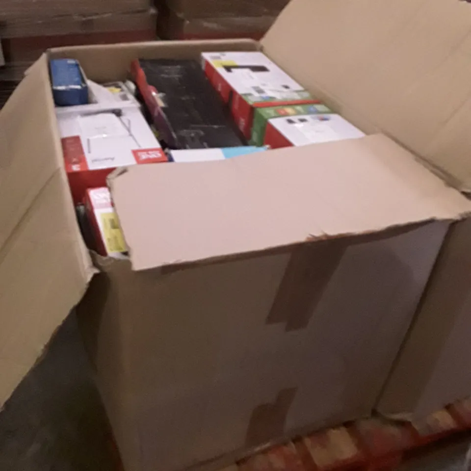 BOX OF ASSORTED ELECTRONIC PRODUCTS INCLUDING KEYBOARD BLUETOOTH RADIO, AERIAL, PORTABLE SPEAKER, HEADPHONES