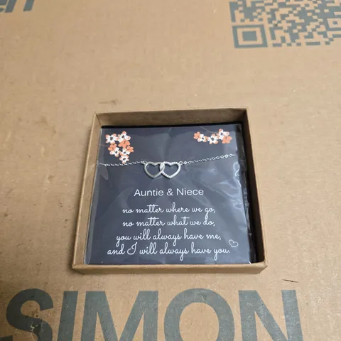 WEELODY "AUNTIE AND NIECE" JEWELLERY IN PRESENTATION BOX