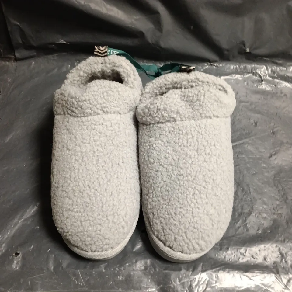 WHITE STUFF BORG SLIPPER BOOTIES IN GREY - UK  M