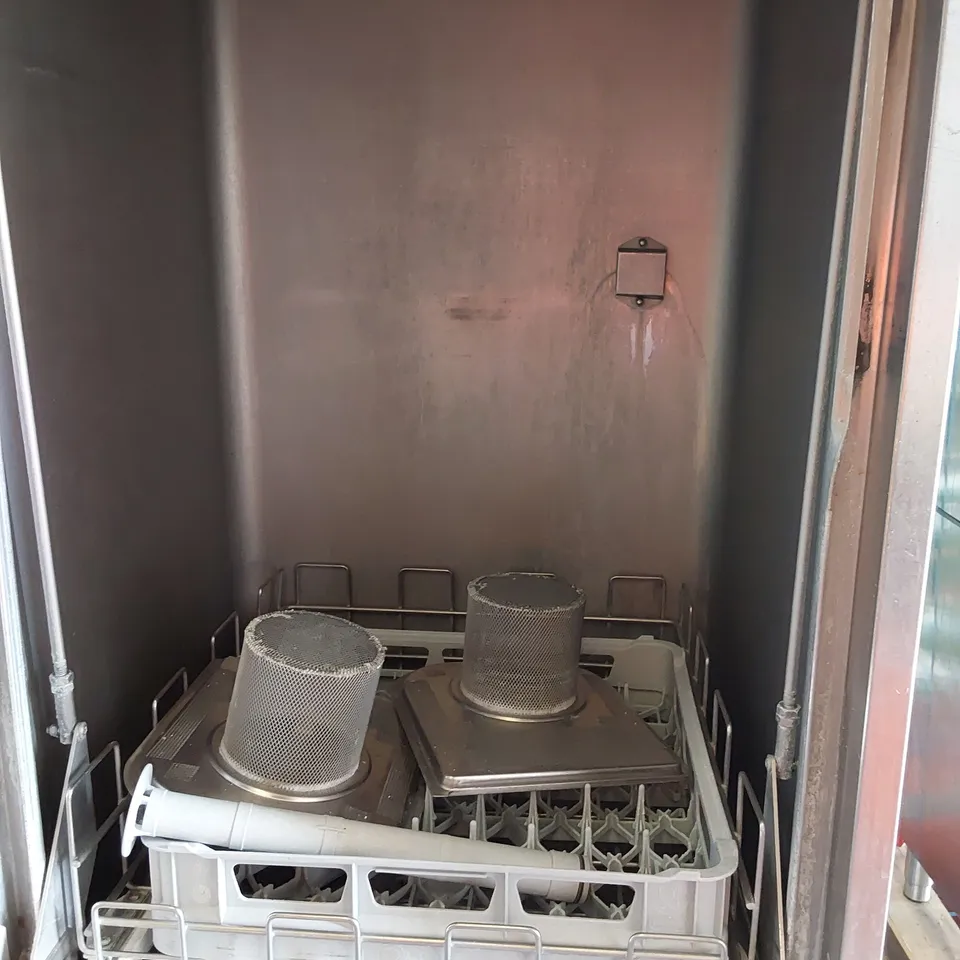 EUT PASS THROUGH FREESTANDING DISHWASHER