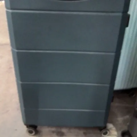 LUGG TRAVEL SUITCASE 