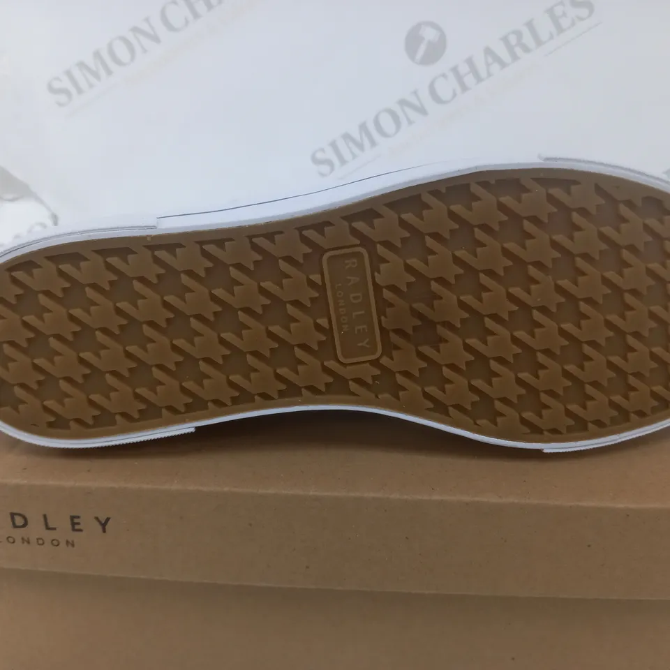BOXED PAIR OF RADLEY LONDON CANVAS TRAINERS IN CREAM/NAVY UK SIZE 7