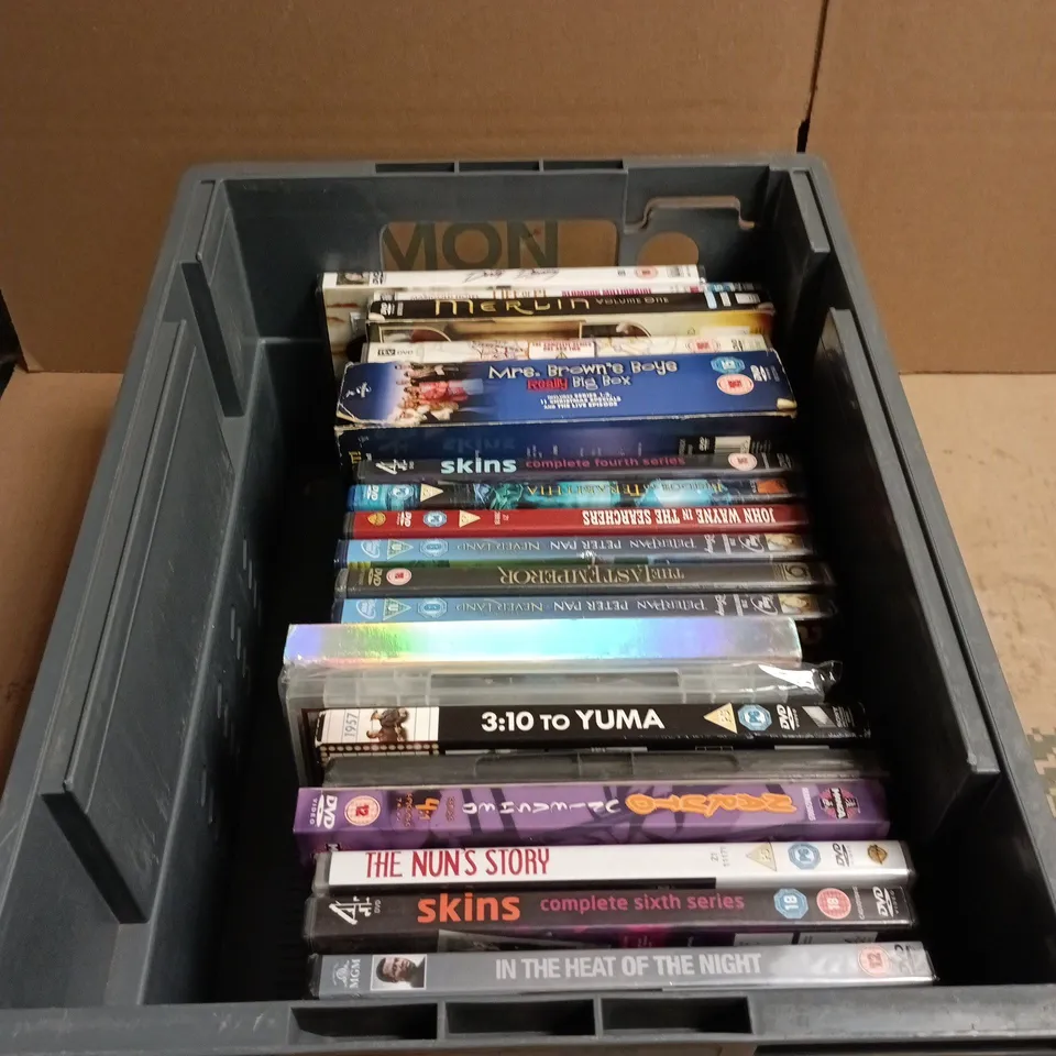 TOTE OF APPROXIMATELY 18 DVDS TO INCLUDE MRS BROWN BOYS SERIES 1 - 3, AUF WIEDERSEHEN PET COMPLETE SERIES ONE AND TWO, DIRTY DANCING, MERLIN VOLUME ONE ETC