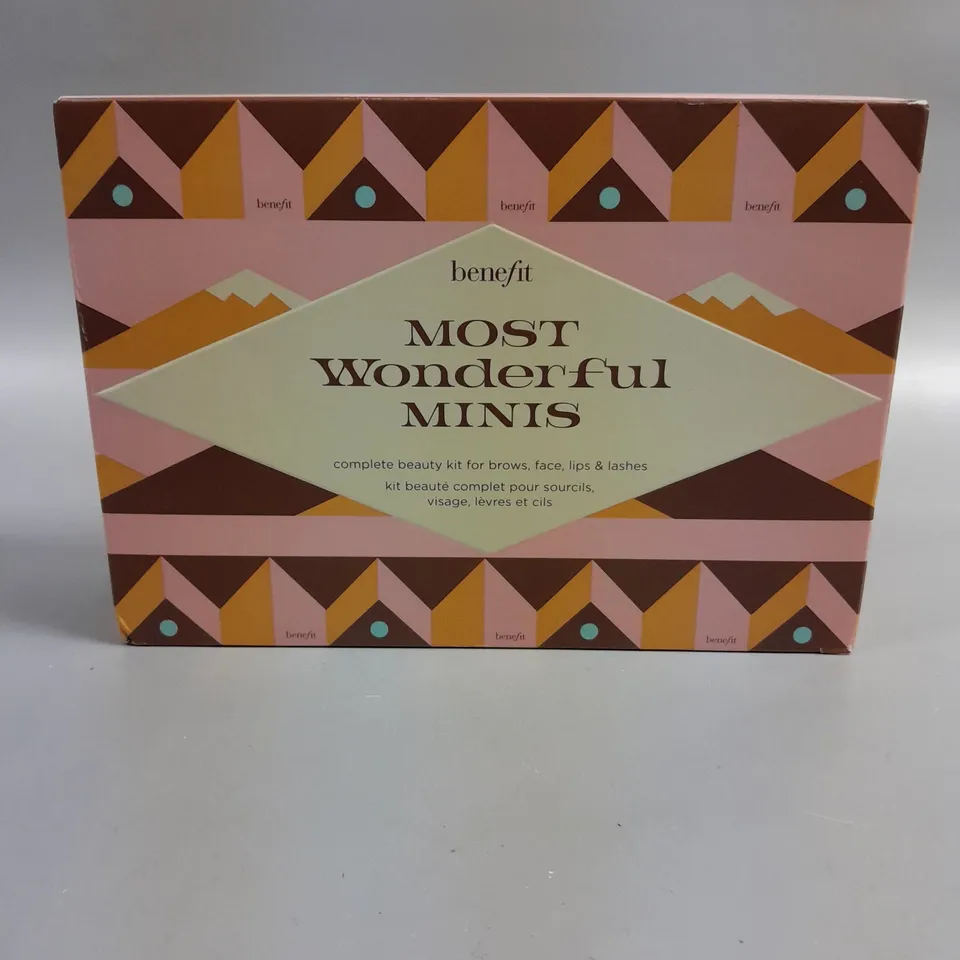 BOXED BENEFIT MOST WONDERFUL MINIS FULL FACE GIFT SET  RRP £32.5