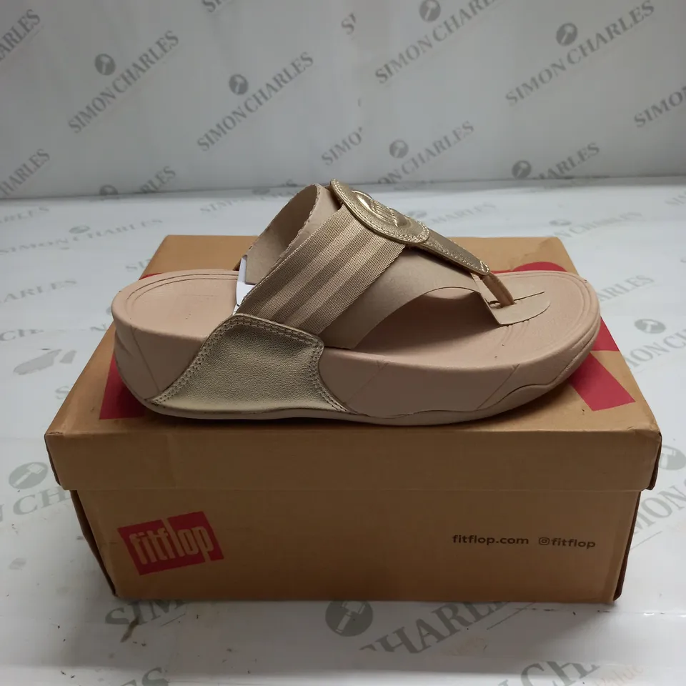 WALKSTAROE POST SANDALS SIZE 3