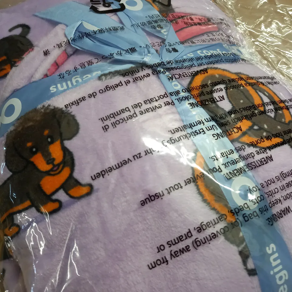 BAGGED OODIE DASCHHOUND COSY BLANKET - SIZE UNSPECIFIED