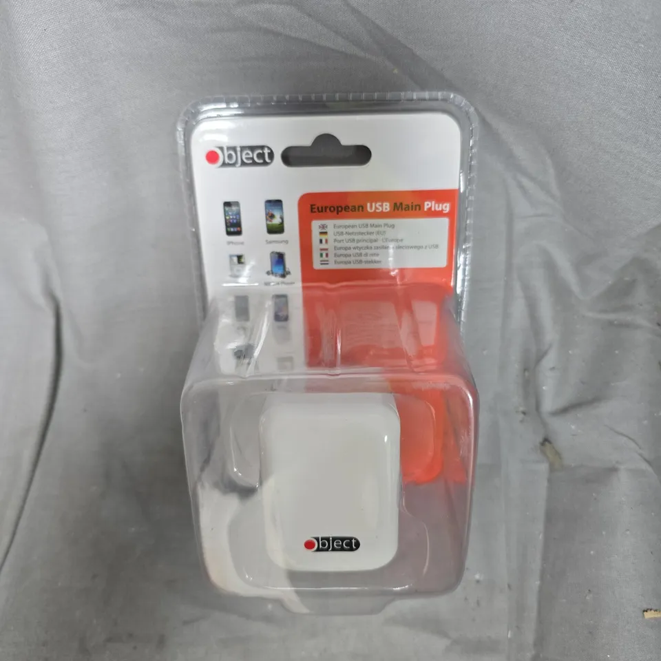 APPROXIMATELY 25 OBJECT EUROPEAN USB MAIN PLUGS 