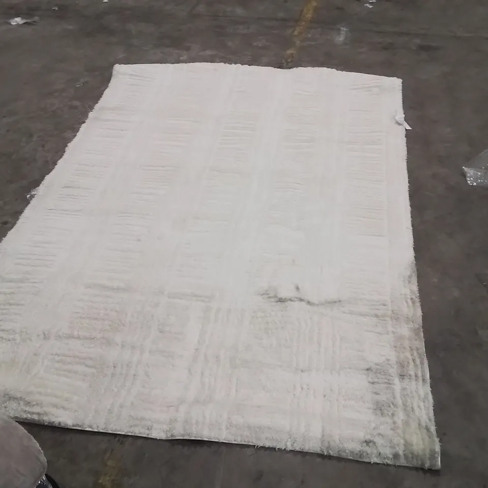 QUALITY DESIGNER AREA RUG - APPROXIMATELY 277X180