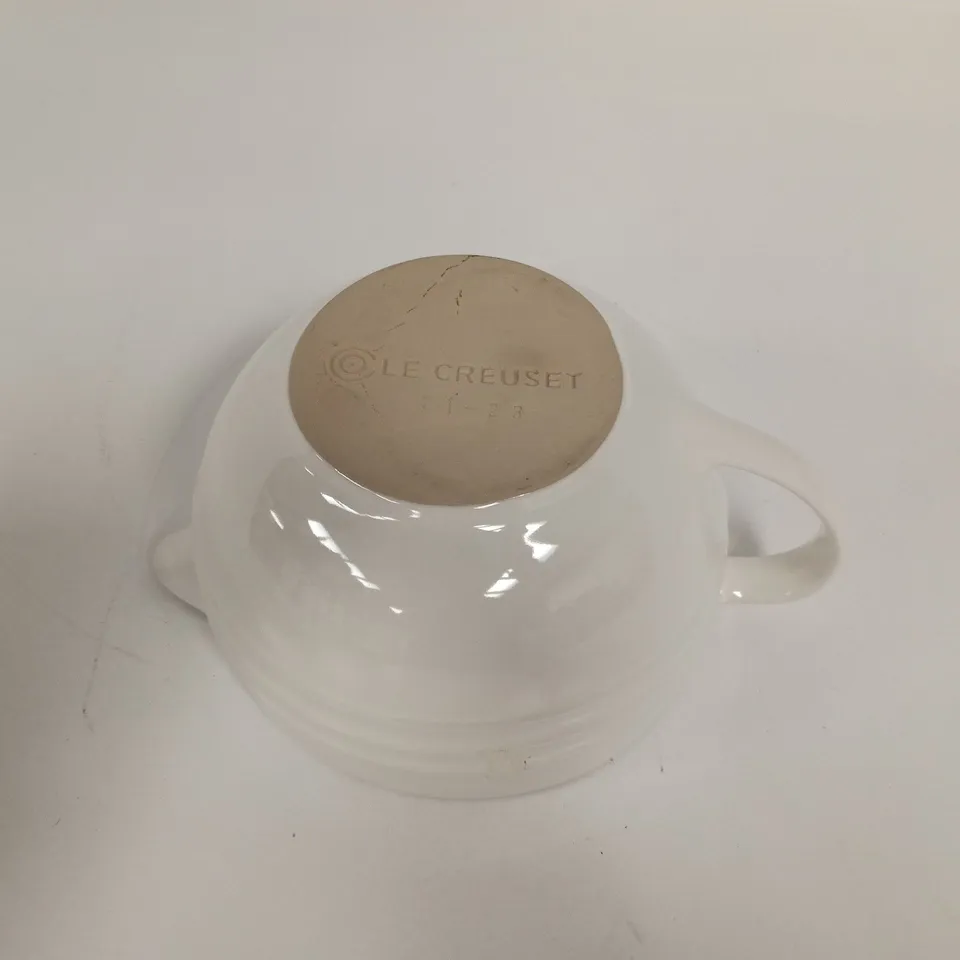 LE CREUSET OVERSIZES JUG - WHITE