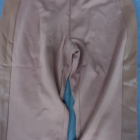 WYNNE COLLECTION TROUSERS IN DARK CAMEL SIZE LARGE