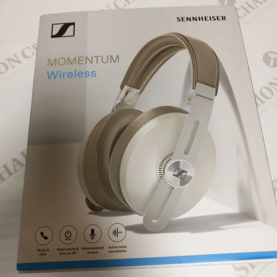BOXED SENNHEISER MOMENTUM WIRELESS AROUND EAR HEADPHONES