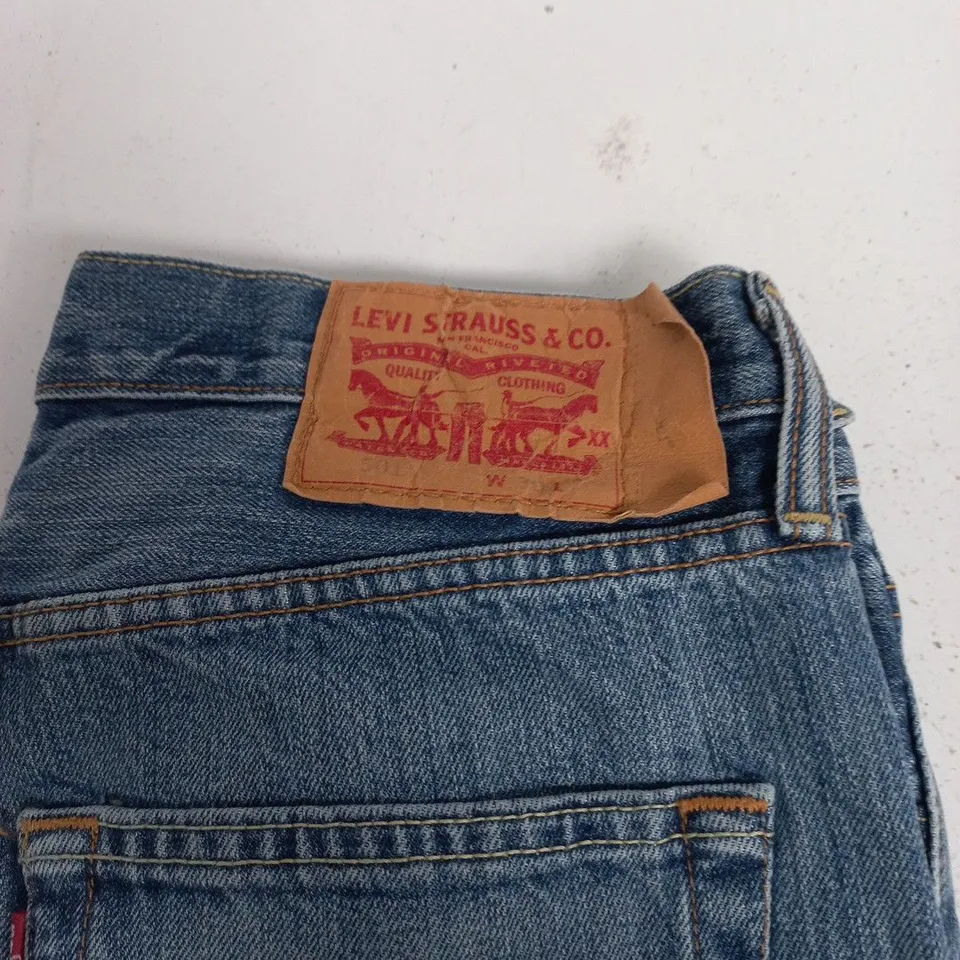 LEVI'S STRAUSS DENIM SHORTS– SIZE W30