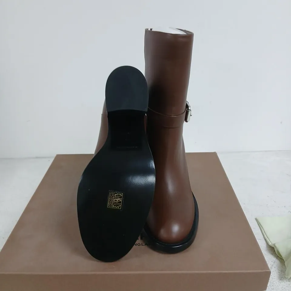 BURBERRY BROWN LEATHER KNEE-HIGH BOOTS WITH BUCKLE – UK7 (EUR40)