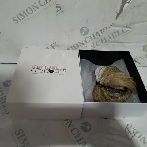 EASY CLIP IN FRINGE IN BLONDE