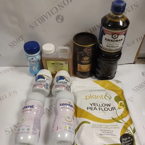 APPROXIMATELY 15 X ASSORTED FOOD & DRINK PRODUCTS TO INCLUDE KIKKOMAN SOY SAUCE, PLANTS YELLOW PEA FLOUR, KENDAMIL FIRST INFANT MILK ETC