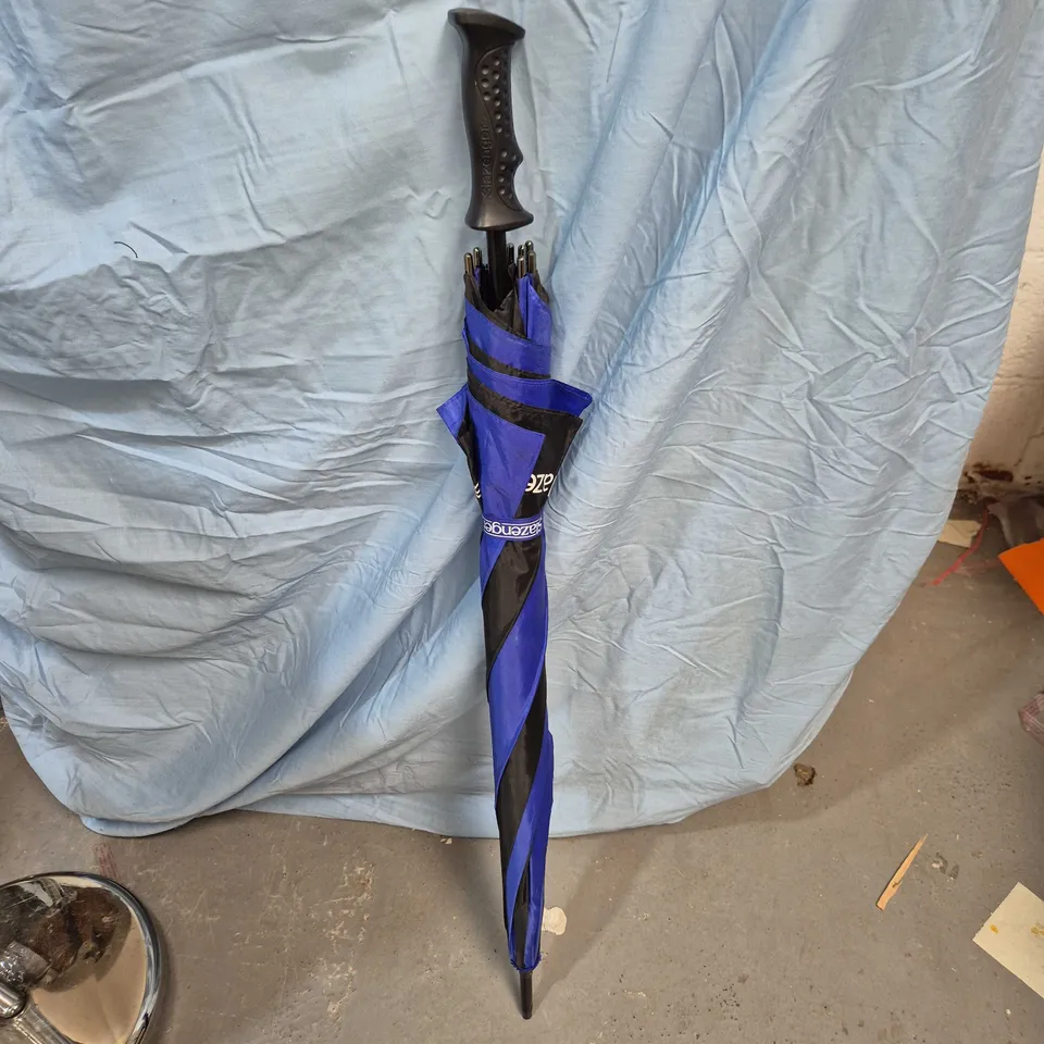 SLAZENGER UMBRELLA – BLUE & BLACK WITH SLEEVE