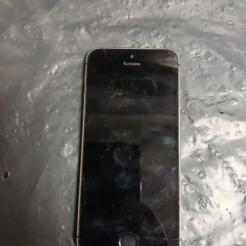 APPLE IPHONE SE – SILVER (4-INCH)