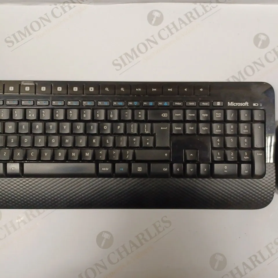MICROSOFT WIRELESS 2000 DESKTOP - KEYBOARD AND MOUSE COMBO