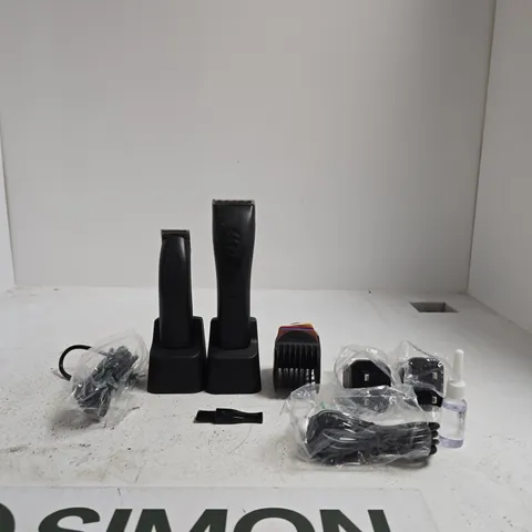 HEINIGER CLIPPER & TRIMMER SET - TEST UNIT WITH CHARGING DOCKS & ACCESSORIES