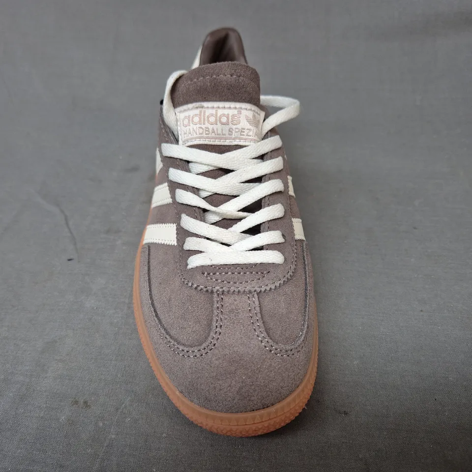 PAIR OF ADIDAS HANDBALL SPEZIAL SHOES IN TAUPE/WHITE UK SIZE 6