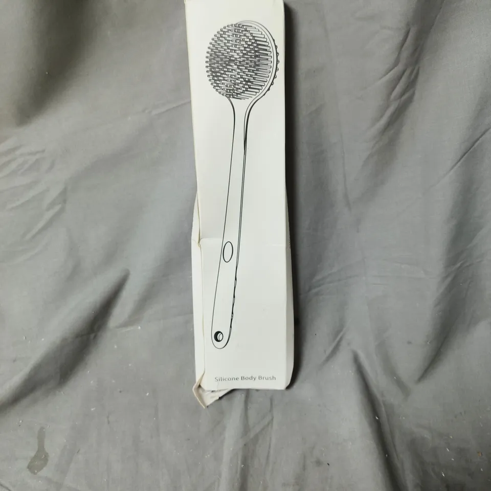 BOX OF APPROXIMATELY 20 ASSORTED HOUSEHOLD ITEMS INCLUDING FOOT CUSHION , SILICONE BODY BRUSH AND PROTECTIVE GLOVES 