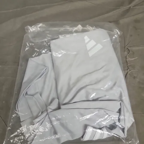 ADIDAS LOGO TEE - SIZE XL