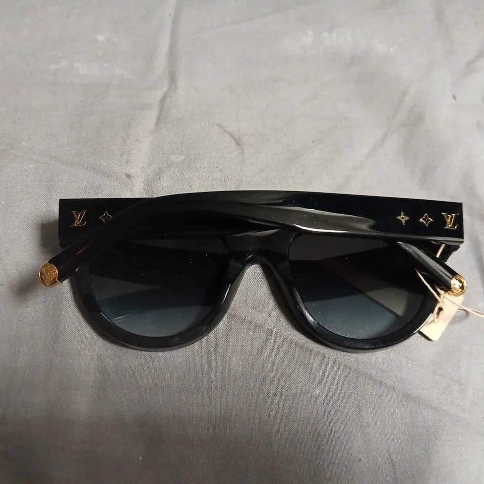LOUIS VUITTON SUNGLASSES – BLACK ACETATE WITH GOLD LV LOGO ACCENTS