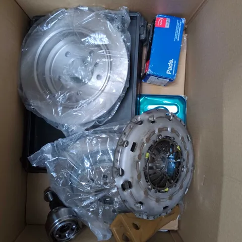 APPROXIMATELY 10 ASSORTED HOUSEHOLD & VEHICLE PARTS TO INCLUDE BRAKE DISKS, CLEANING PRODUCTS, BRAKE PADS ETC 