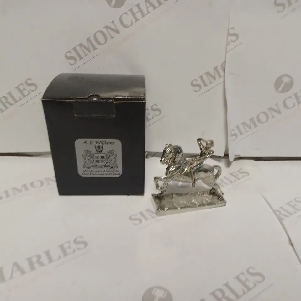 BOXED A.E.WILLIAMS HORSE FIGURINE 