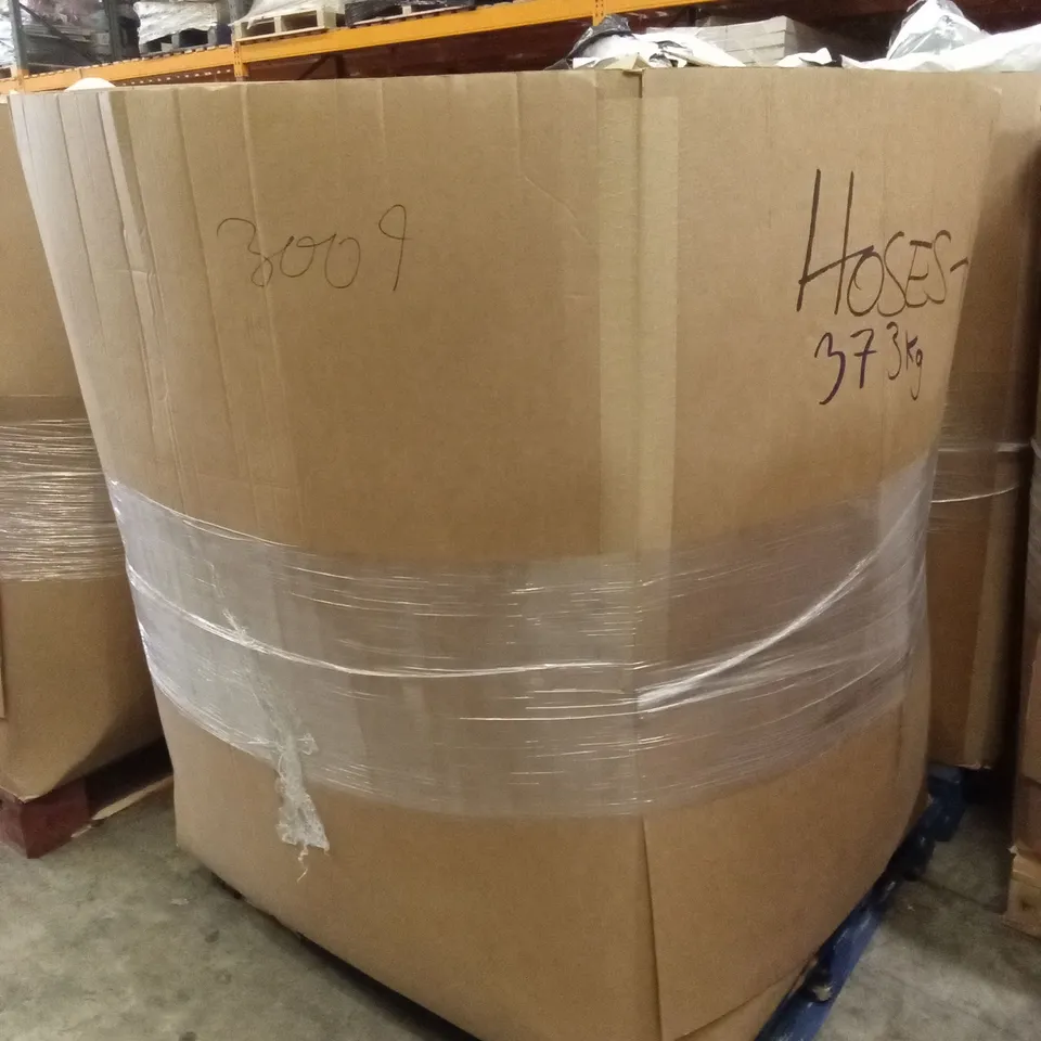PALLET TO CONTAIN A LARGE ASSORTMENT OF HOSES AND SIMILAR BASED SWIMMING GOODS AND PRODUCTS 