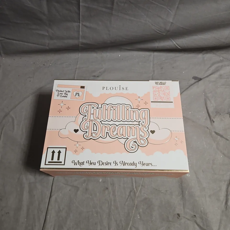 PLOUISE FULFILLING DREAMS BEAUTY 5PCE GIFT SET TO INCLUDE - FLUFFY DELIGHT WATER SPRAY - FLUFFY FANTASY PALETTE - BAD B*TCH ENERGY COCONUT BODY MIST - ETC