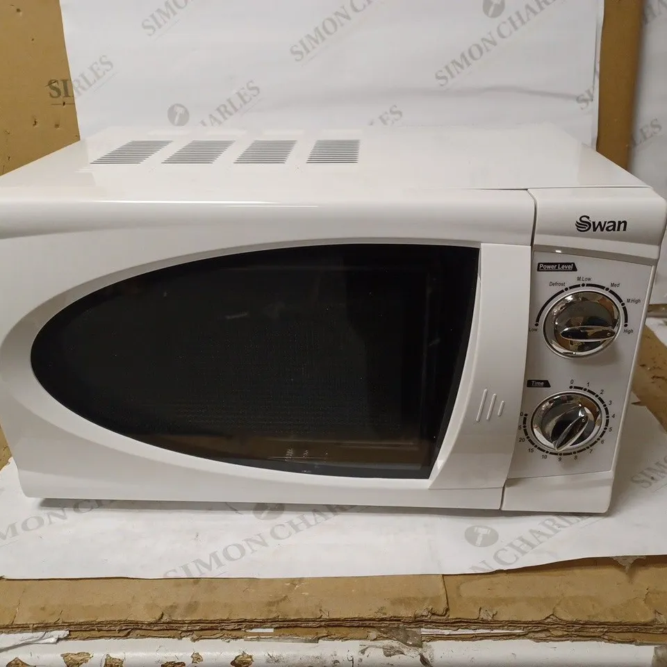 SWAN SM3090LN MANUAL SOLO MICROWAVE, 800 WATT, 20 LITRE, WHITE