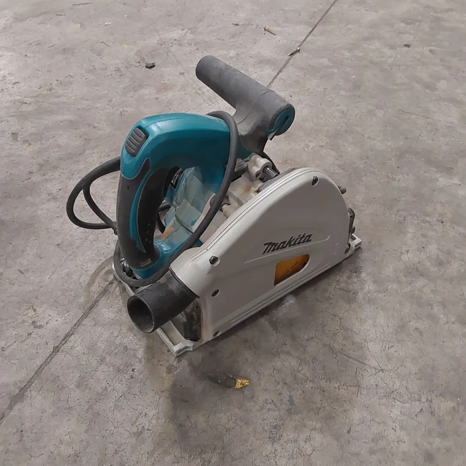 MAKITA SP6000J 110V PLUNGE CUT CIRCULAR SAW 165MM CASED