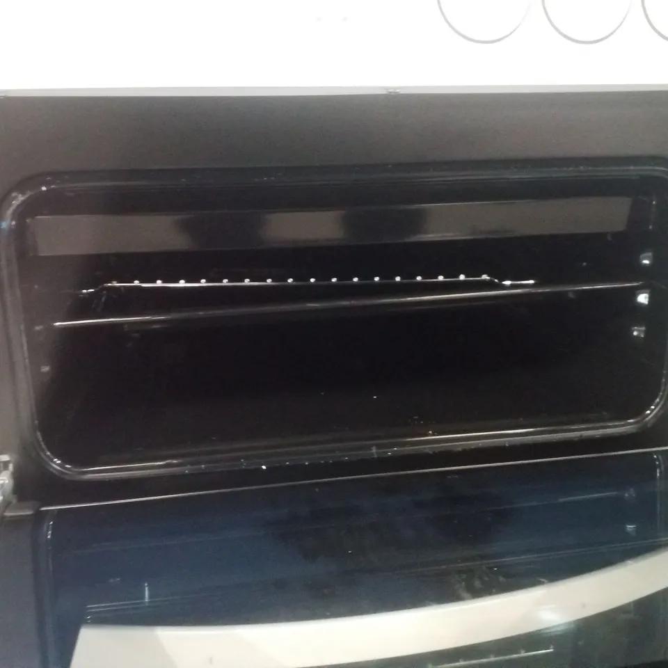 SWAN SX16720W 60CM ELECTRIC TWIN OVEN CERAMIC HOB COOKER - WHITE