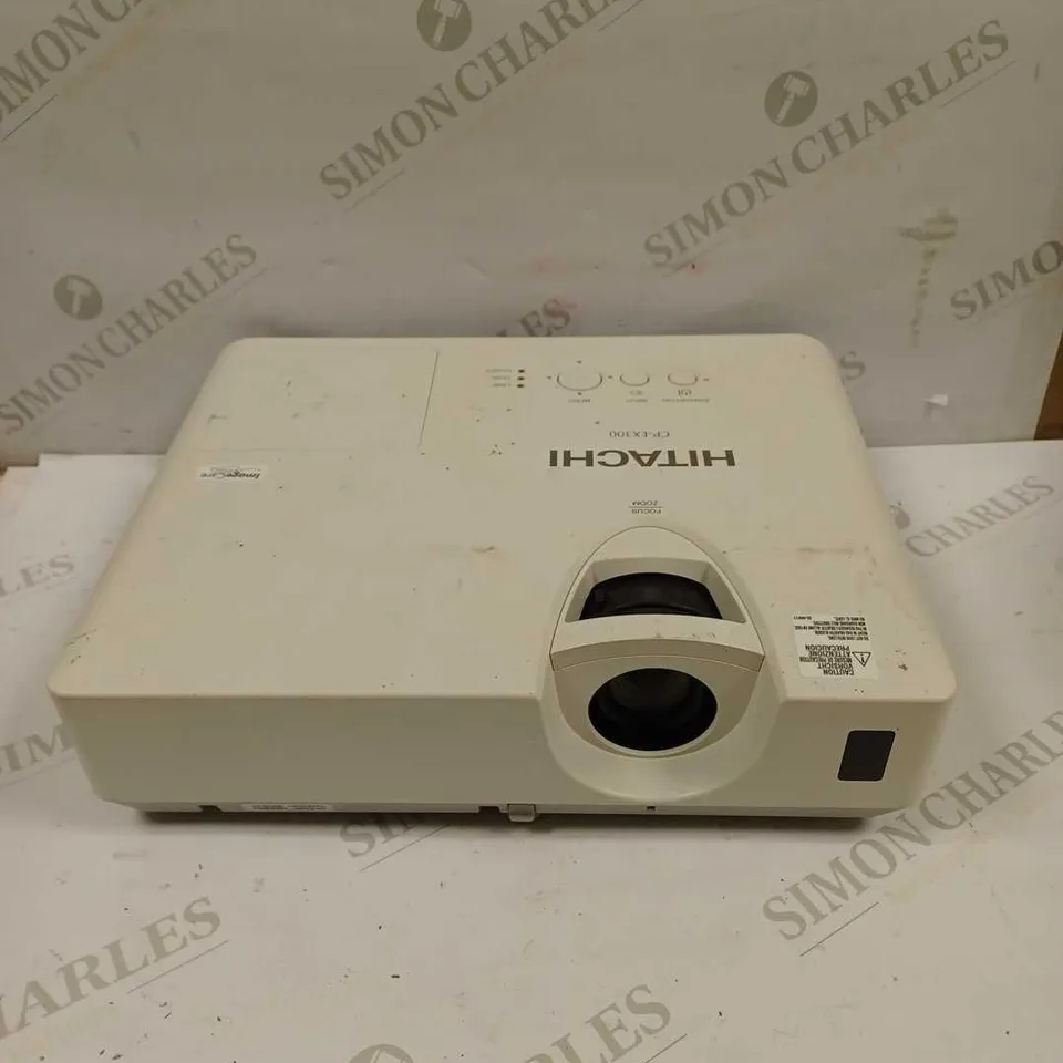 HITACHI CP-EX300 PROJECTOR 
