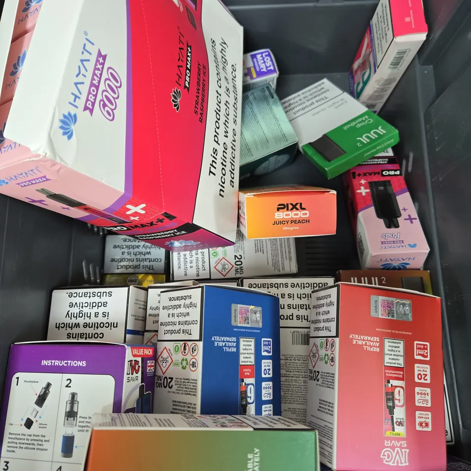 APPROXIMATELY 20 ASSORTED E-CIGARETTE & VAPING ITEMS IN VARIOUS BRANDS TO INCLUDE IVG, LOST MARY, HAYATI ETC 