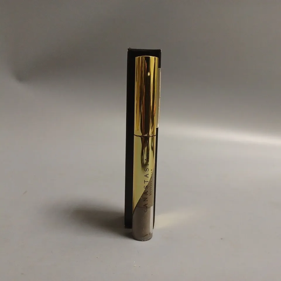 APPROXIMATELY 100 ANASTASIA BEVERLEY HILLS DIPBROW GEL IN TAUPE 