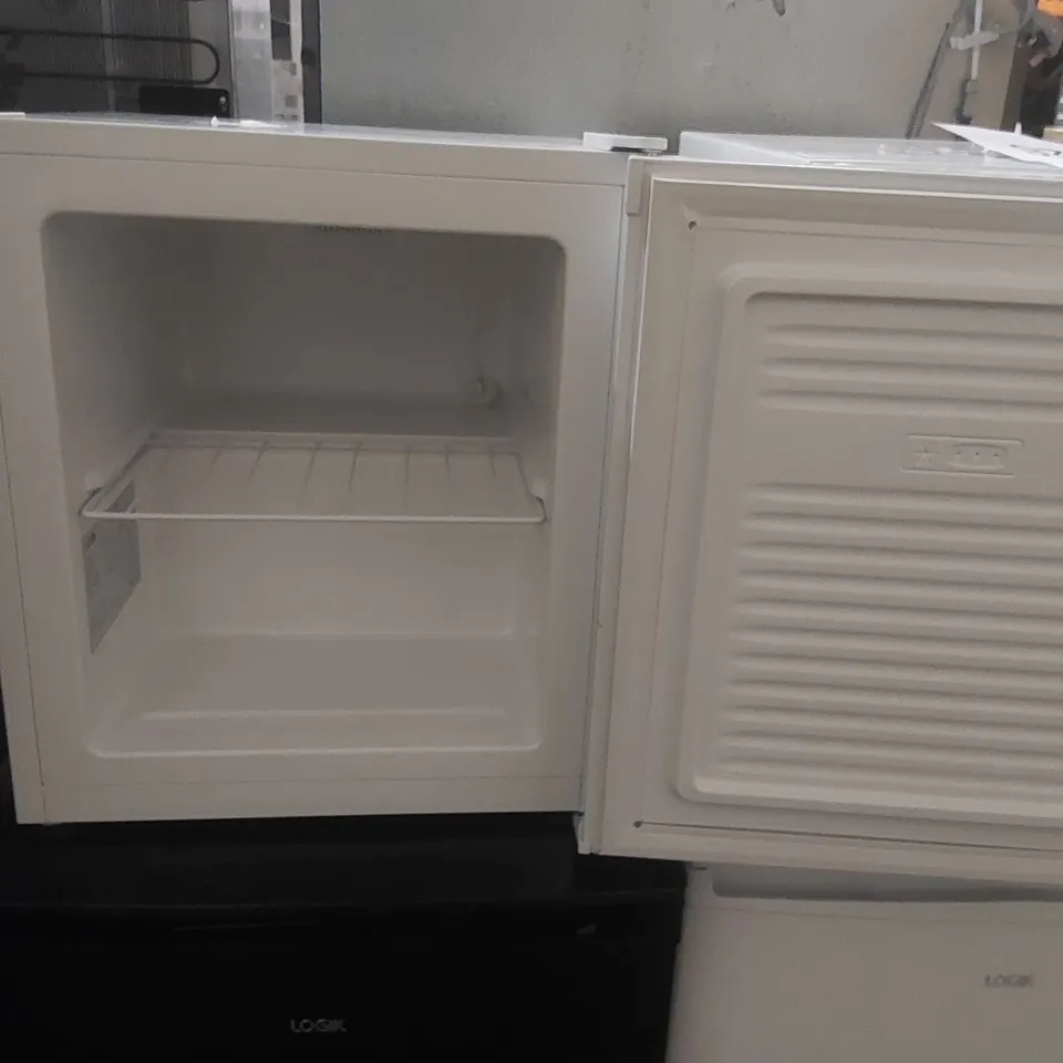 LOGIK LTF33W23 MINI FREEZER - WHITE