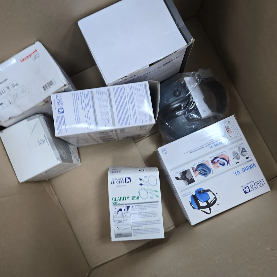 APPROXIMATELY 7 ASSORTED EAR PROTECTION ITEMS TO INCLUDE BENCHMARK EARPLUGS, HOWARD LIGHT VIKING V1, CLARITY 656 SALL, ETC