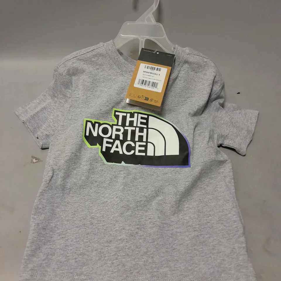 THE NORTH FACE LIGHT GREY KIDS SUMMER SET - KIDS SIZE 5