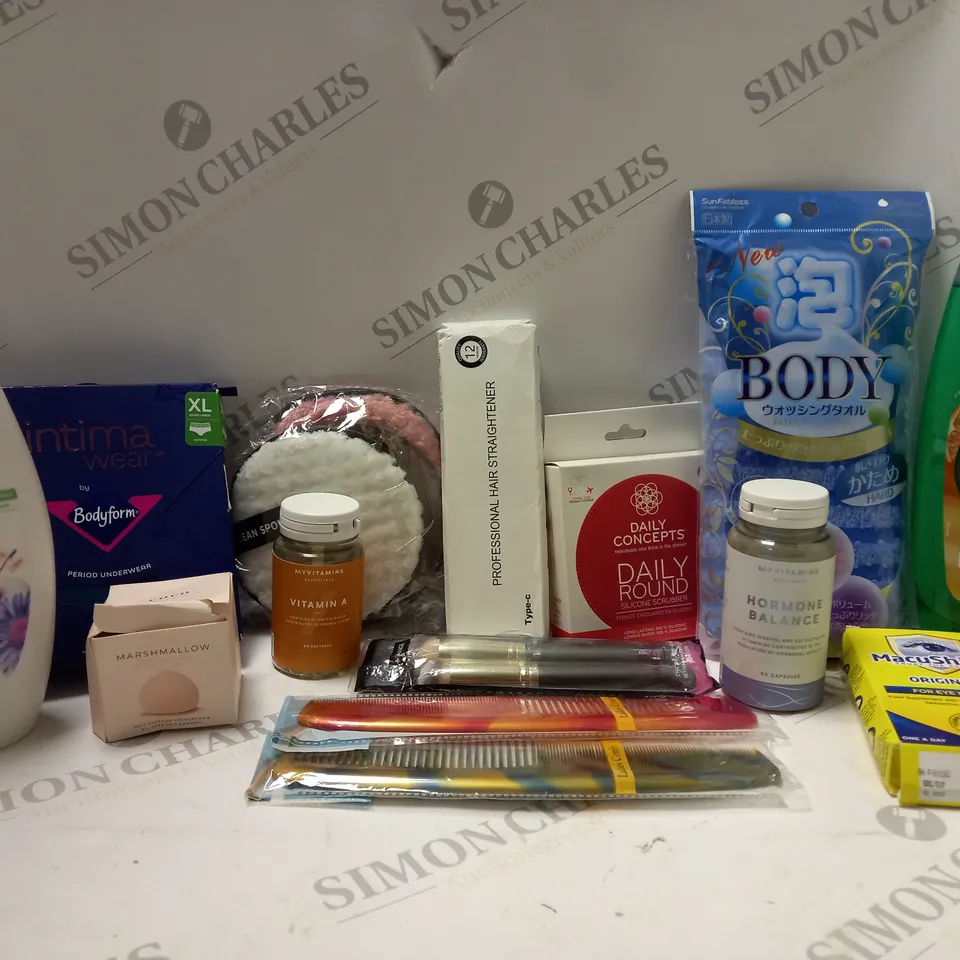 BOX OF APPROX 10 ASSORTED BEAUTY PRODUCTS TO INCLUDE COCO MARSHMALLOW SPONGE, MYVITAMINS VITAMIN A SOFTGELS, RADOX SHOWER GEL, ETC 