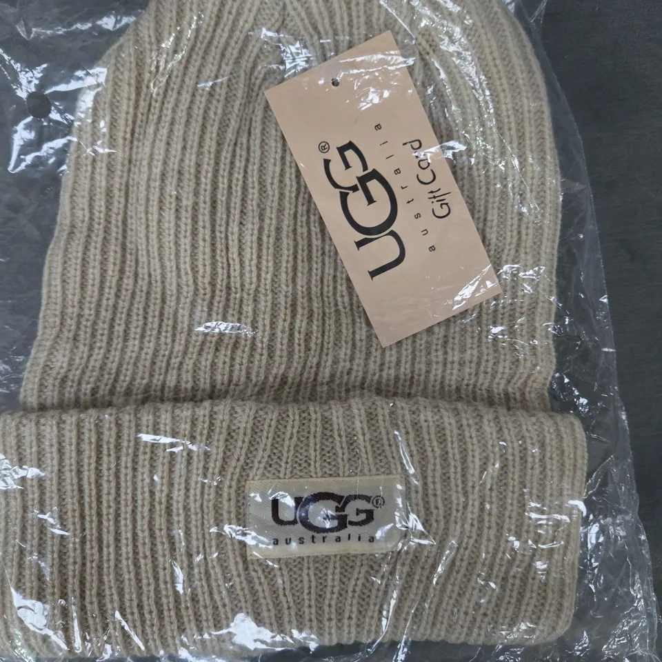 UGG BEANIE HAT IN BEIGE