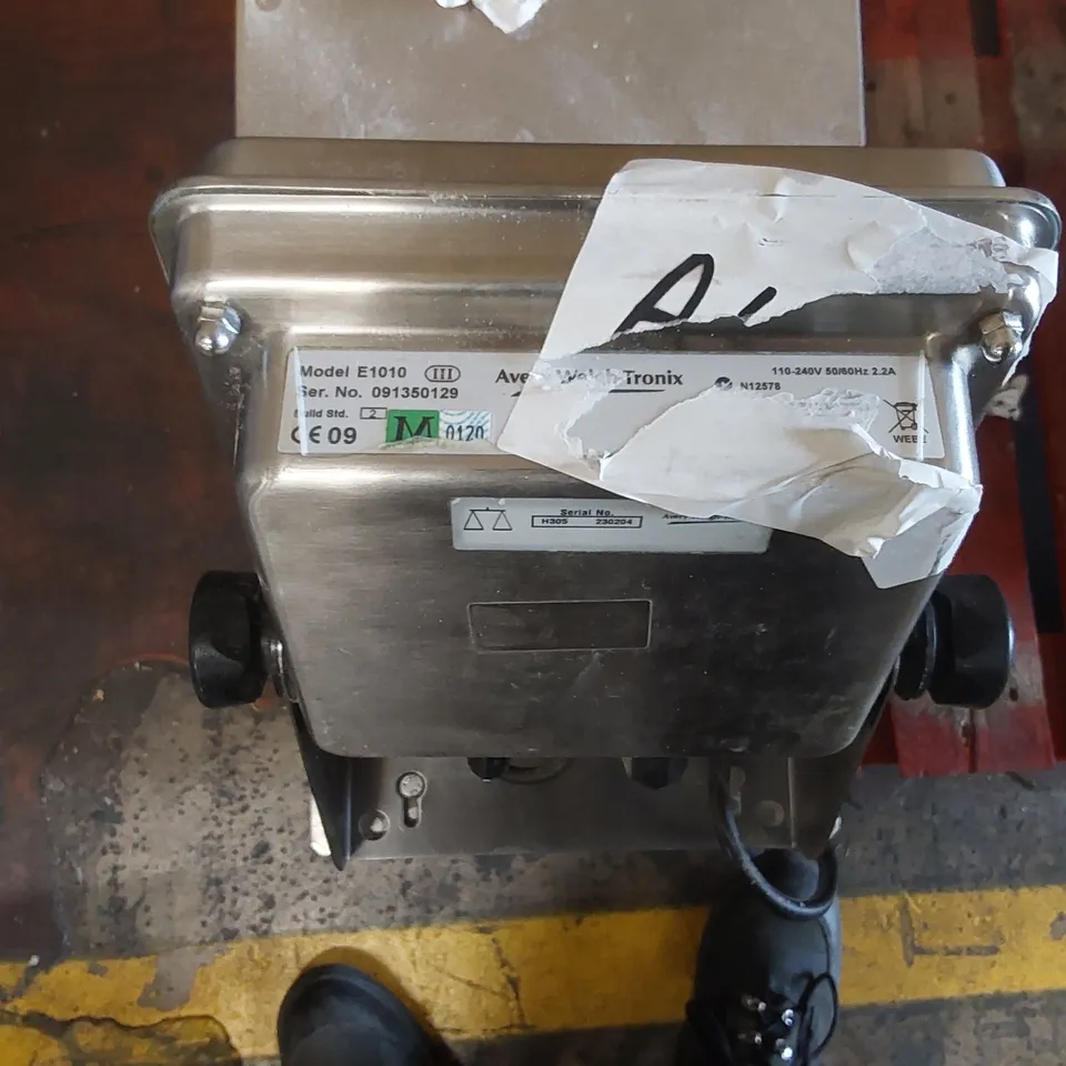 AVERY WEIGHT-TRONIX E1010 COMMERCIAL SCALE