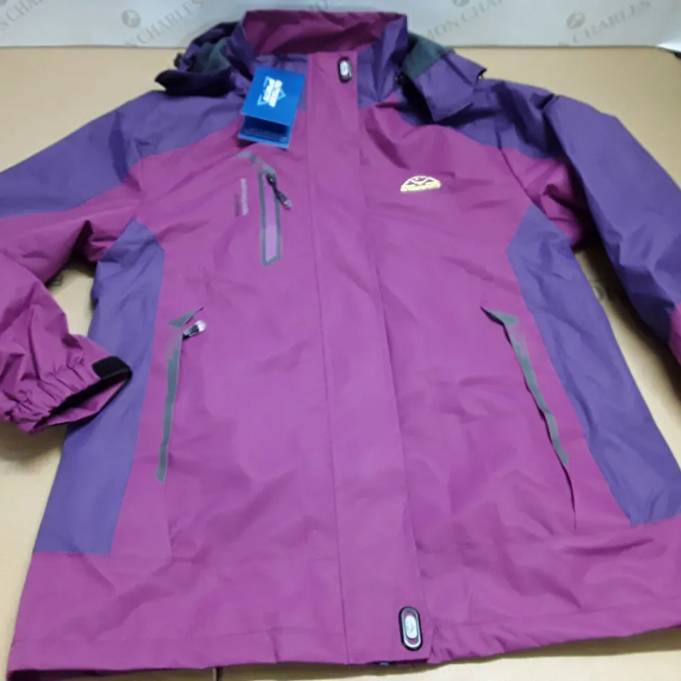 OUTDOOR SPORTS PURPLE COAT - SIZE UNSPECIFIED