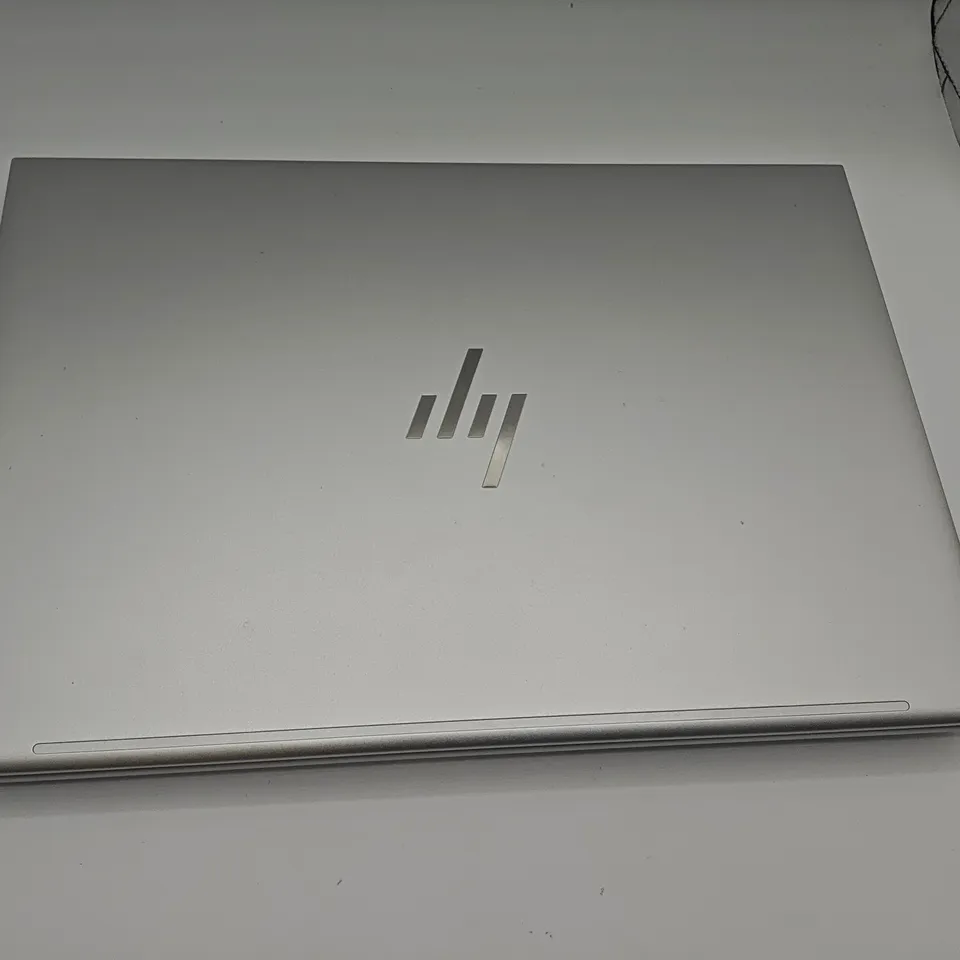 HP ELITEBOOK 840 G10 INTEL 5 LAPTOP IN SILVER WITH HP LAPTOP BAG