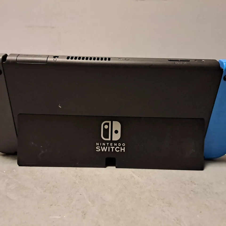 NINTENDO SWITCH OLED MODEL HEG-001 HANDHELD CONSOLE